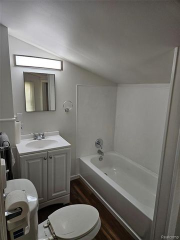 621 W Atherton Road, Flint, MI 48507