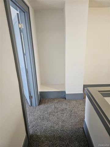 621 W Atherton Road, Flint, MI 48507