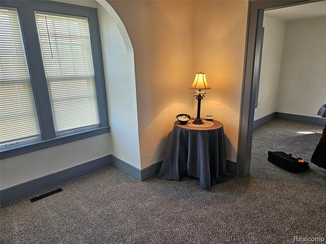621 W Atherton Road, Flint, MI 48507