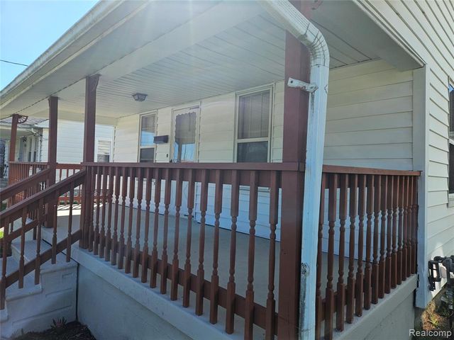 621 W Atherton Road, Flint, MI 48507