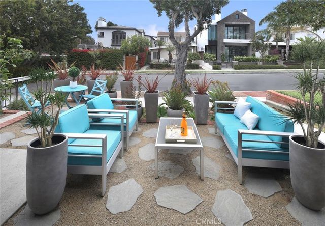 321 Iris Avenue, Corona Del Mar, CA 92625