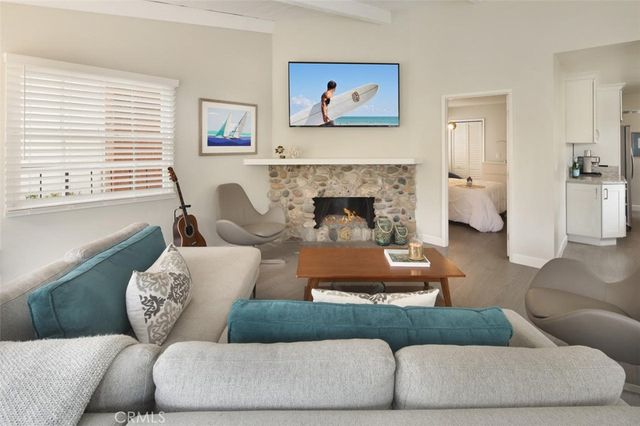 321 Iris Avenue, Corona Del Mar, CA 92625