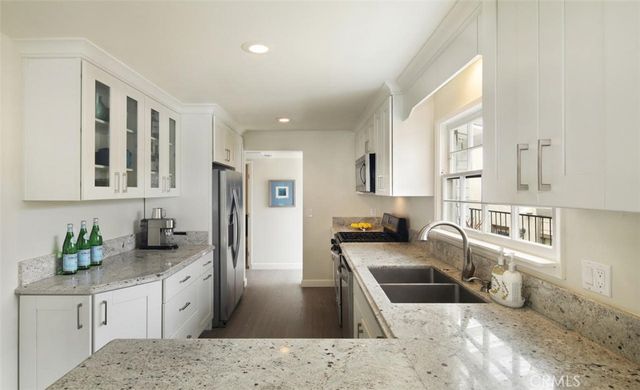 321 Iris Avenue, Corona Del Mar, CA 92625