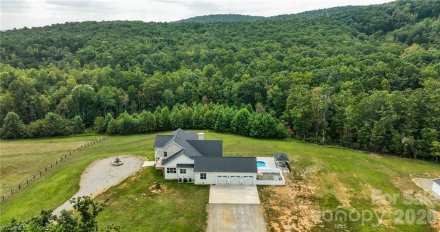 204 Violet Ridge, Lowgap, NC 27024