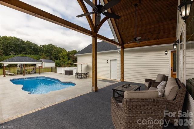 204 Violet Ridge, Lowgap, NC 27024