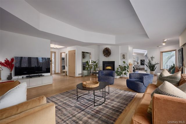 90 Cedar Avenue, Poughkeepsie, NY 12603