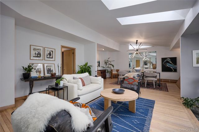 90 Cedar Avenue, Poughkeepsie, NY 12603