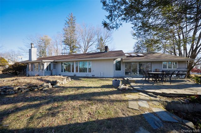 90 Cedar Avenue, Poughkeepsie, NY 12603