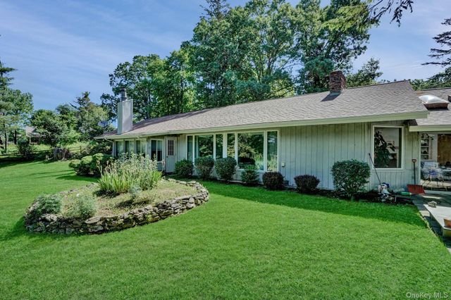 90 Cedar Avenue, Poughkeepsie, NY 12603