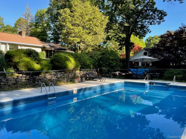 90 Cedar Avenue, Poughkeepsie, NY 12603