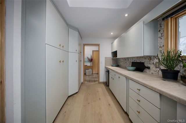 90 Cedar Avenue, Poughkeepsie, NY 12603