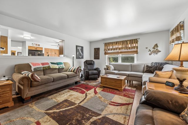 3661 Chadwick Lane, Lake In The Hills, IL 60156