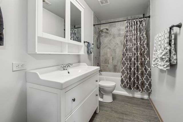3661 Chadwick Lane, Lake In The Hills, IL 60156