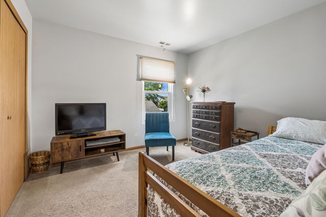 3661 Chadwick Lane, Lake In The Hills, IL 60156