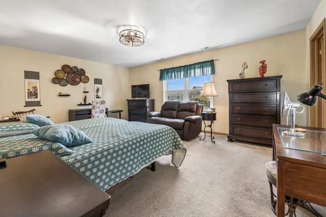 3661 Chadwick Lane, Lake In The Hills, IL 60156