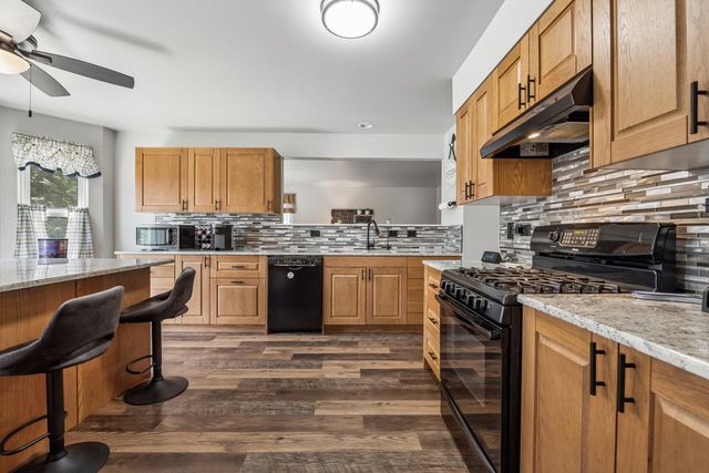 3661 Chadwick Lane, Lake In The Hills, IL 60156