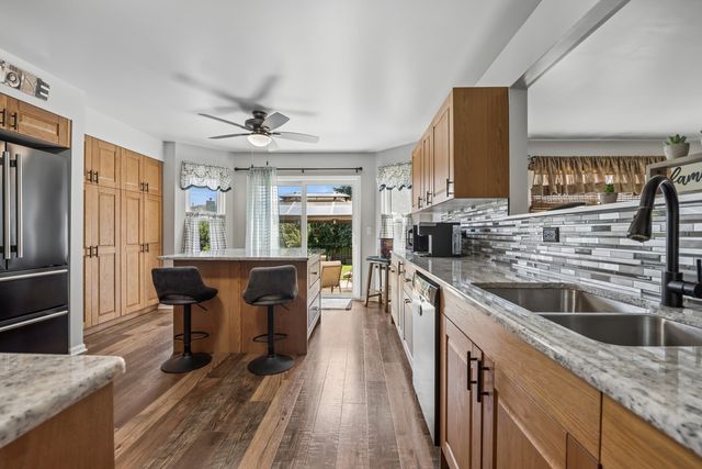 3661 Chadwick Lane, Lake In The Hills, IL 60156