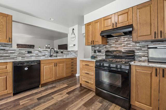 3661 Chadwick Lane, Lake In The Hills, IL 60156