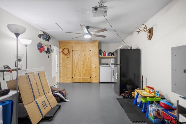 12501 Darrin Blvd, Lindale, TX 75771