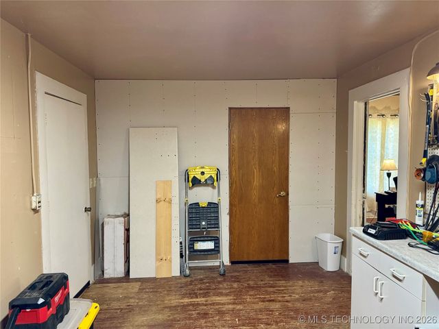 3695 No Man Road, Healdton, OK 73438