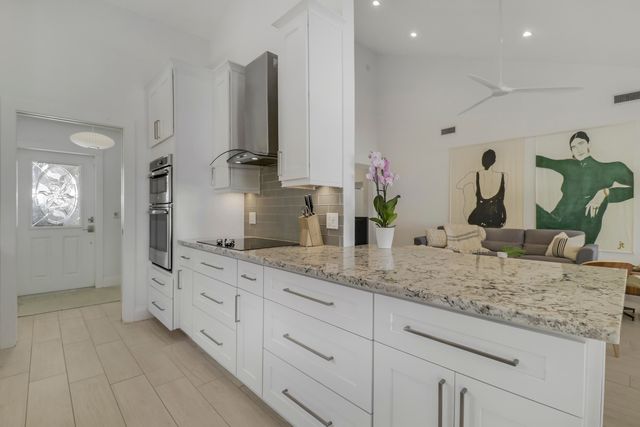 125 Harbourside Circle, Jupiter, FL 33477