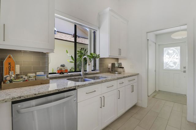 125 Harbourside Circle, Jupiter, FL 33477