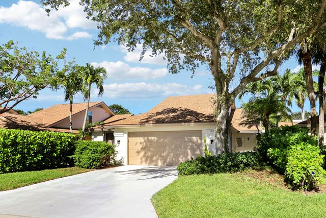 125 Harbourside Circle, Jupiter, FL 33477