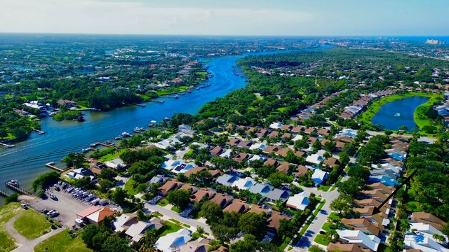125 Harbourside Circle, Jupiter, FL 33477