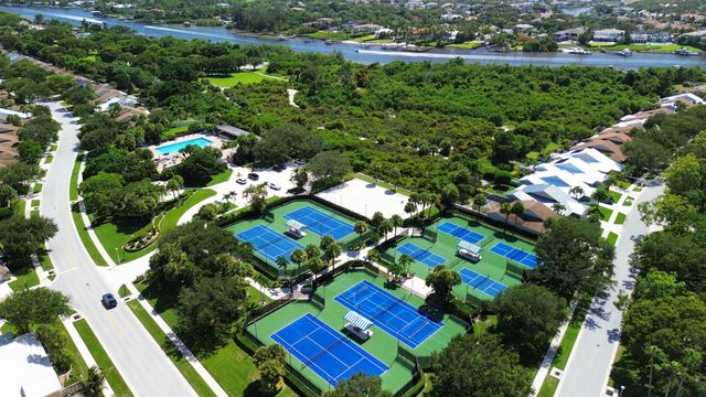 125 Harbourside Circle, Jupiter, FL 33477
