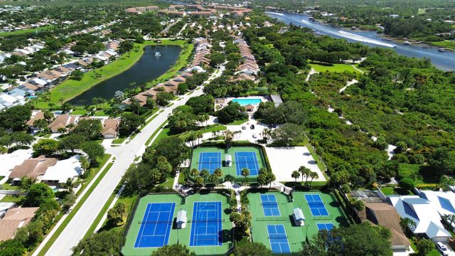 125 Harbourside Circle, Jupiter, FL 33477