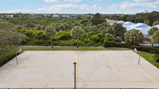 125 Harbourside Circle, Jupiter, FL 33477