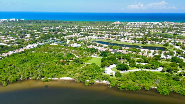 125 Harbourside Circle, Jupiter, FL 33477