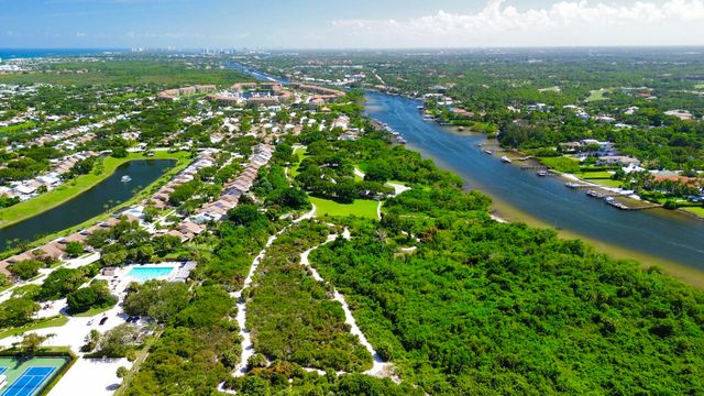 125 Harbourside Circle, Jupiter, FL 33477