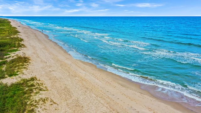 125 Harbourside Circle, Jupiter, FL 33477