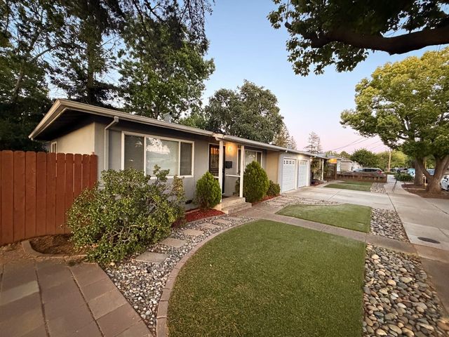 1105 Junipero Avenue, Redwood City, CA 94061