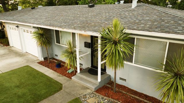 1105 Junipero Avenue, Redwood City, CA 94061