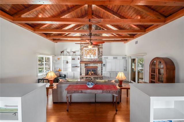 9760 W HIGHWAY 316, Reddick, FL 32686