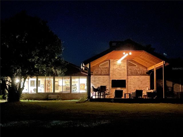 9760 W HIGHWAY 316, Reddick, FL 32686