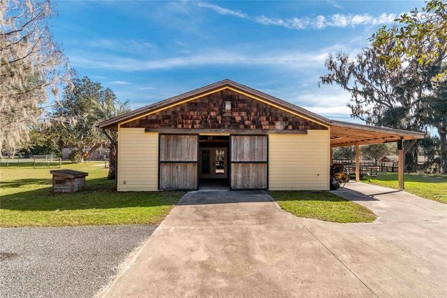 9760 W HIGHWAY 316, Reddick, FL 32686