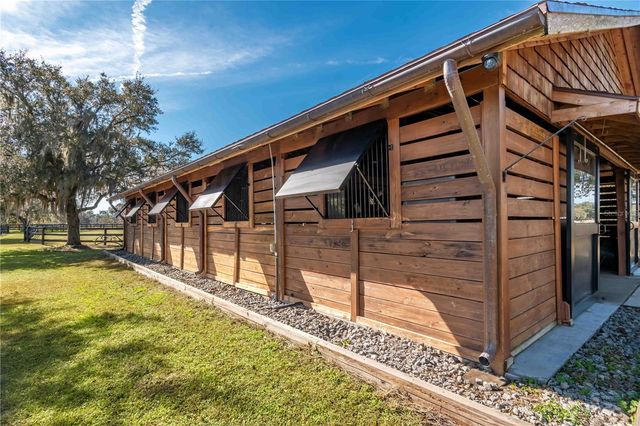 9760 W HIGHWAY 316, Reddick, FL 32686