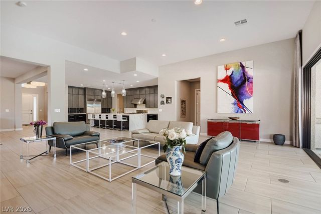 8494 Wolf Mountain Court, Las Vegas, NV 89129