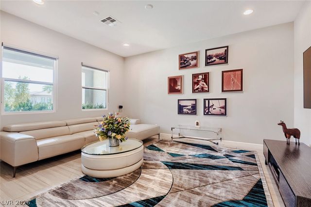 8494 Wolf Mountain Court, Las Vegas, NV 89129