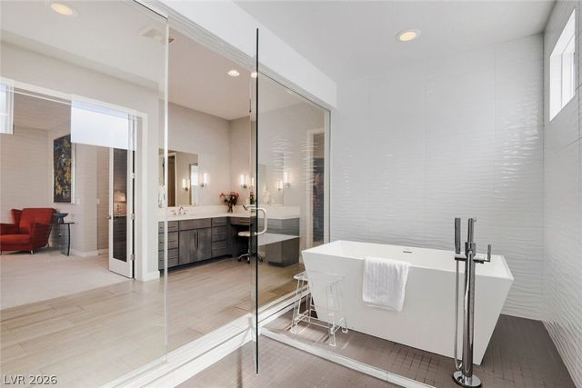 8494 Wolf Mountain Court, Las Vegas, NV 89129