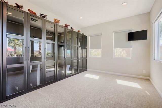 8494 Wolf Mountain Court, Las Vegas, NV 89129