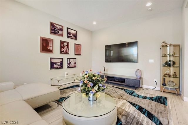 8494 Wolf Mountain Court, Las Vegas, NV 89129
