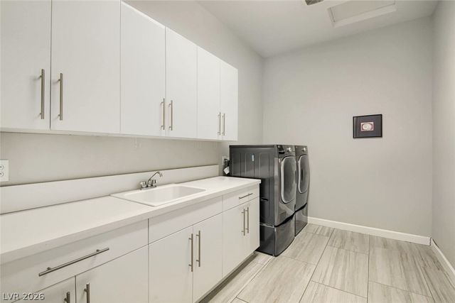 8494 Wolf Mountain Court, Las Vegas, NV 89129