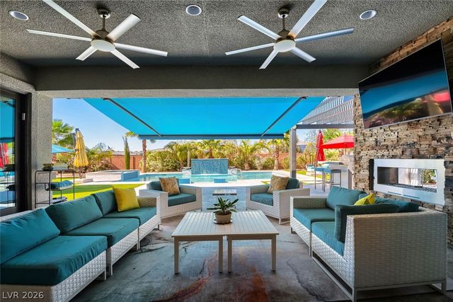 8494 Wolf Mountain Court, Las Vegas, NV 89129