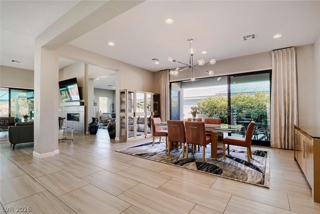 8494 Wolf Mountain Court, Las Vegas, NV 89129