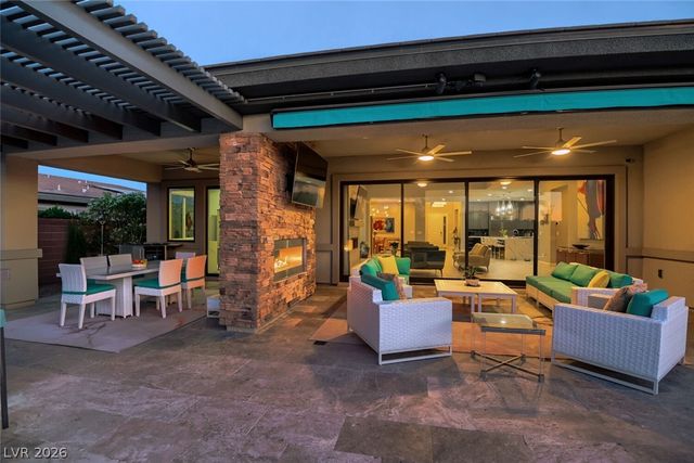 8494 Wolf Mountain Court, Las Vegas, NV 89129