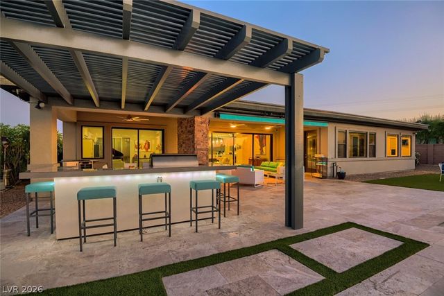 8494 Wolf Mountain Court, Las Vegas, NV 89129